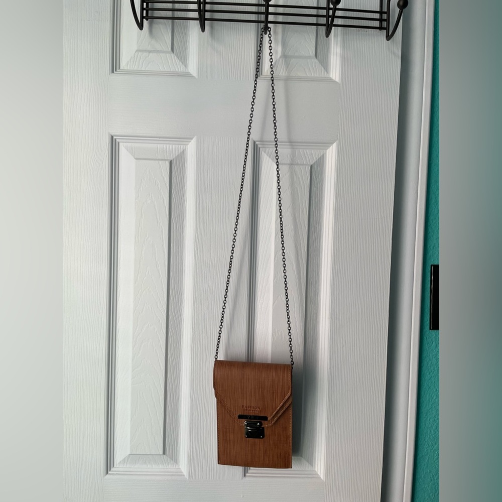 Tan Rectangular Shoulder Bag with Chain Strap and Flap Closure - Picture 6 of 9